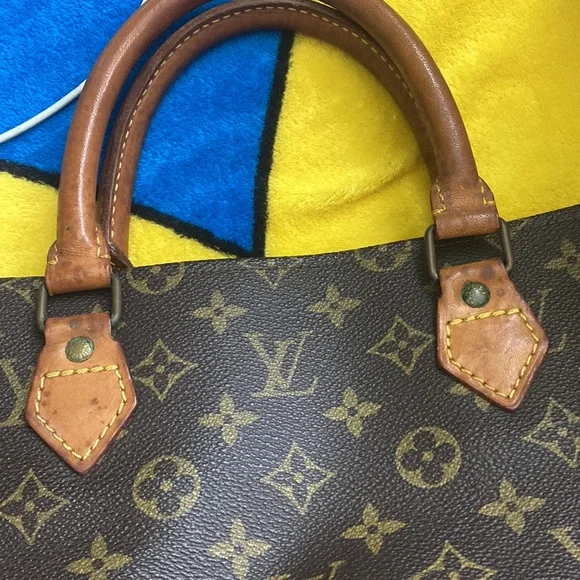 Authentic Louis Vuitton Sac Flat - Picture 4 of 9